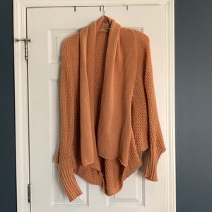 Peach/pink knit sweater